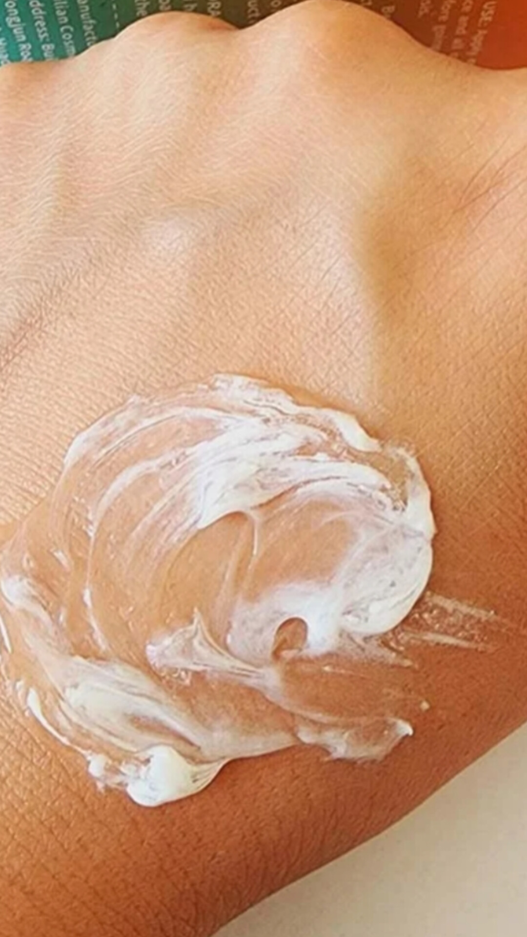 ترکیب ضد آفتاب و آبرسان