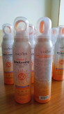 اسپری ضدآفتاب صورت و بدن ویتامین سی بی رنگ SPF50
